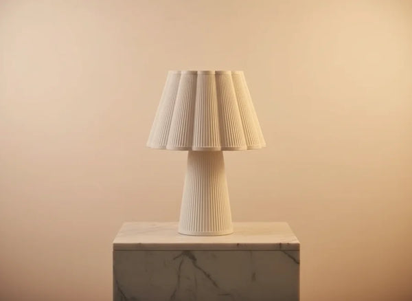 Elegant Ribbed Table Lamp